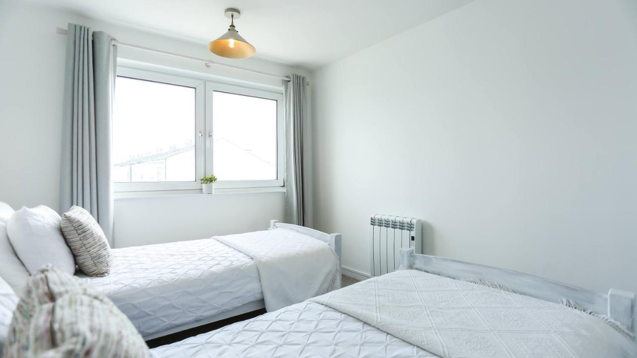 Tides - Beach Front Apartment In Bracklesham Bay Chichester Exterior foto