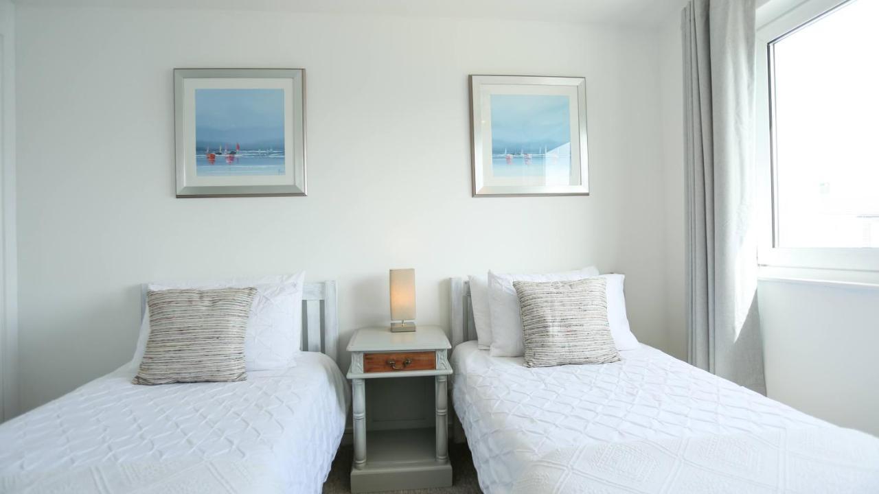 Tides - Beach Front Apartment In Bracklesham Bay Chichester Exterior foto